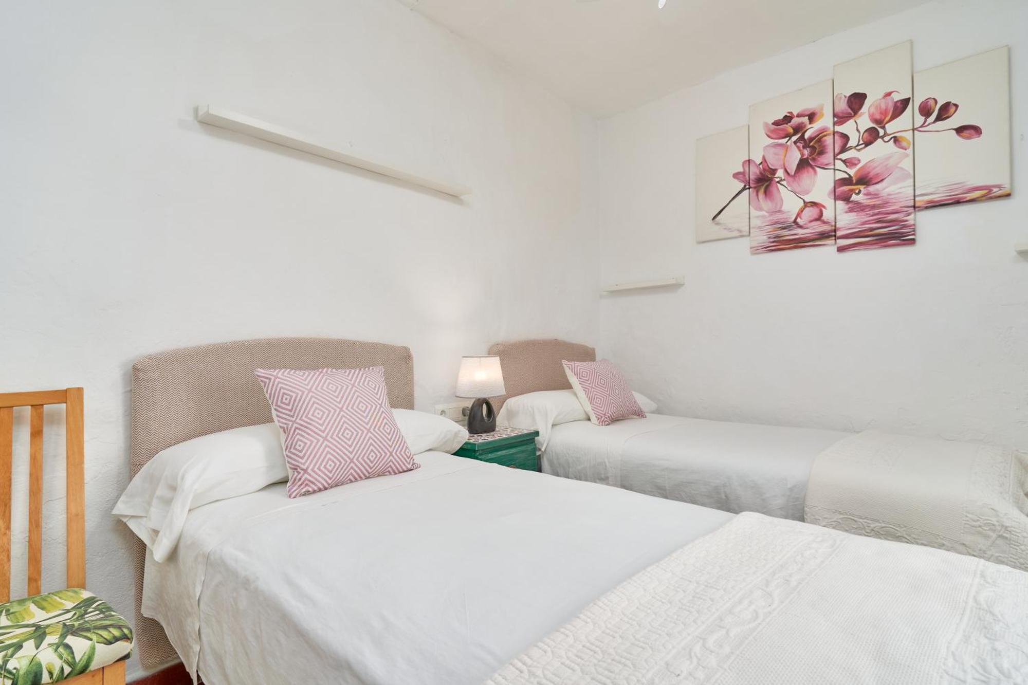 Casa Victoria G Villa Нерха Екстериор снимка
