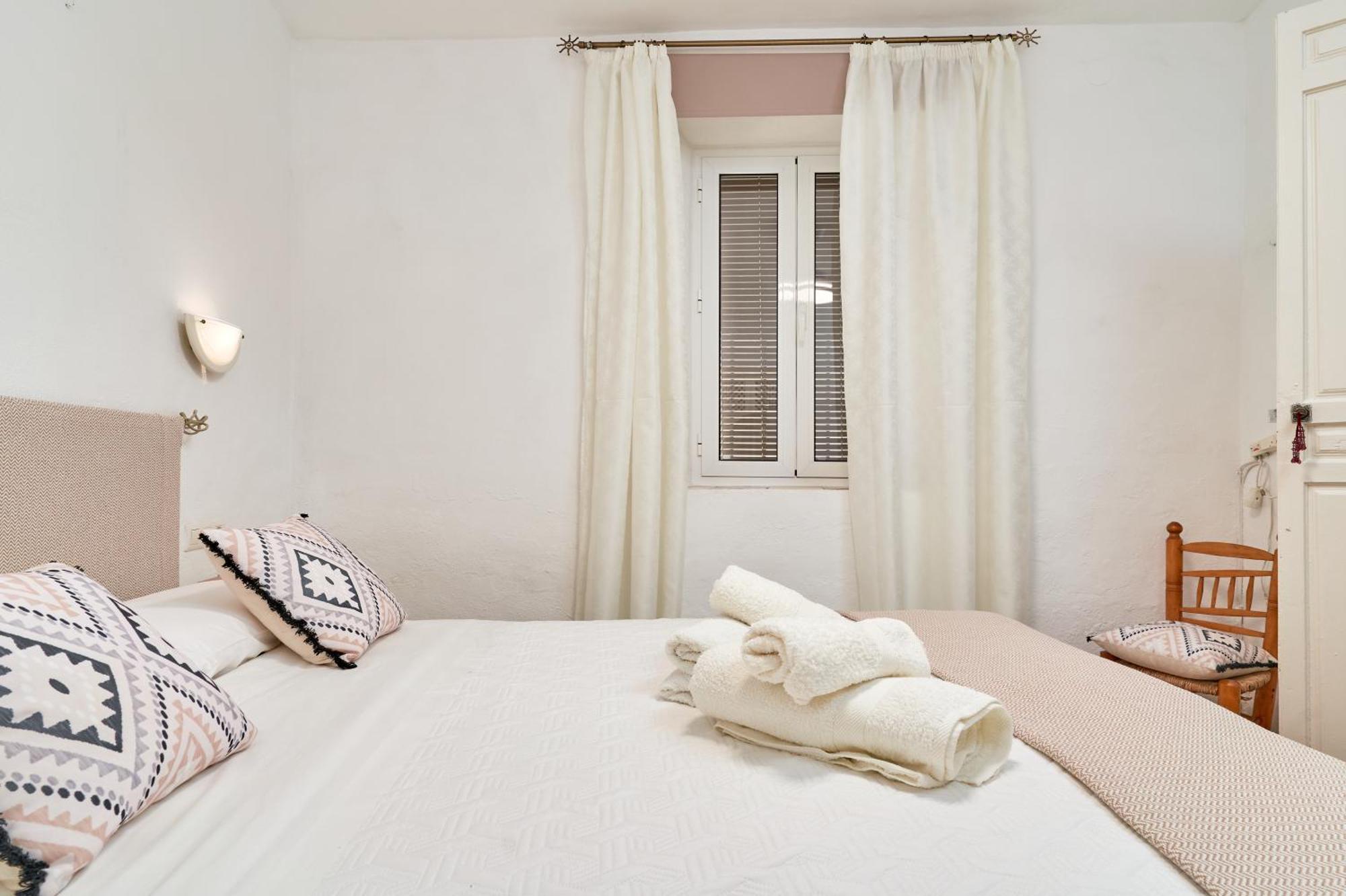 Casa Victoria G Villa Нерха Екстериор снимка