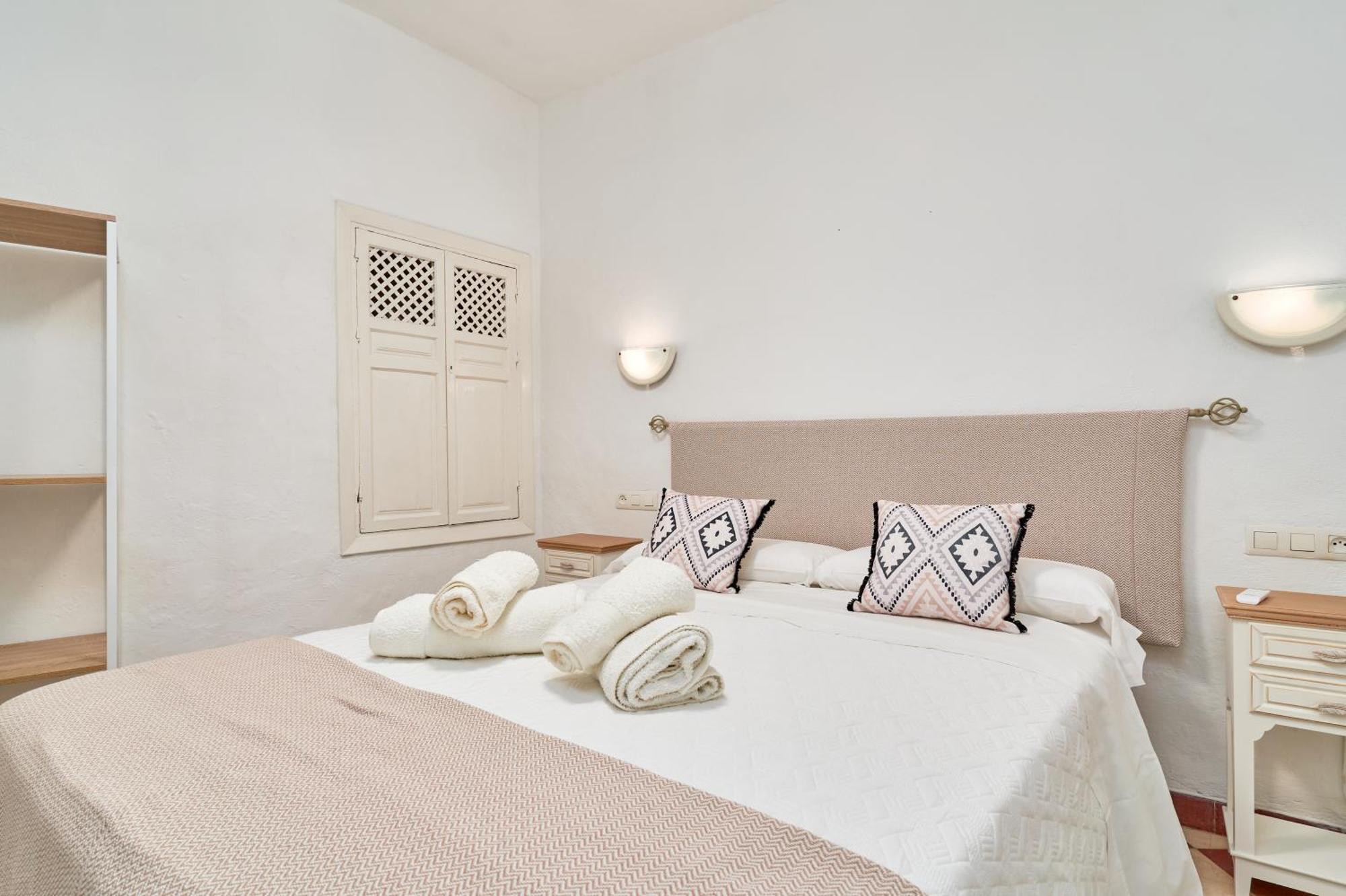 Casa Victoria G Villa Нерха Екстериор снимка