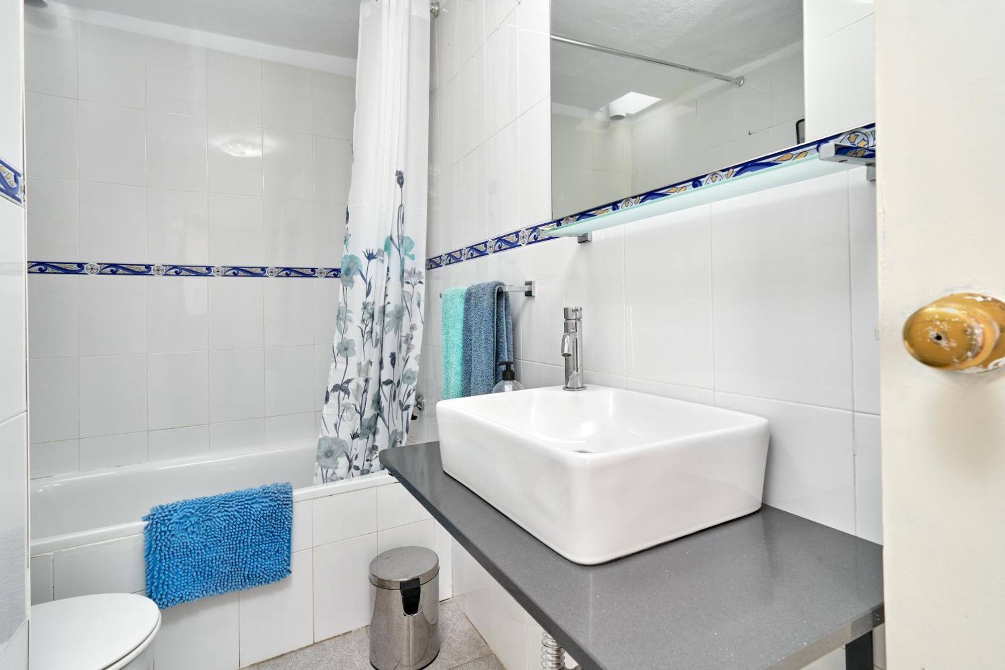 Casa Victoria G Villa Нерха Екстериор снимка